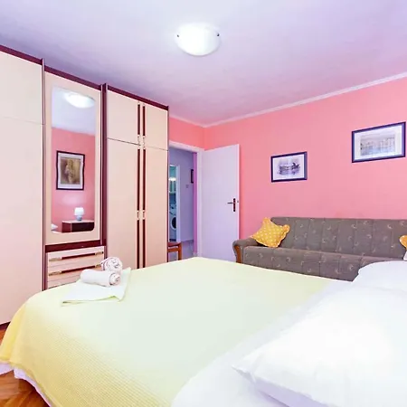 Two-bedroom In Makarska/makarska Riviera 6709 Apartment *