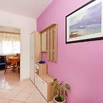 In 6709 Apartment *